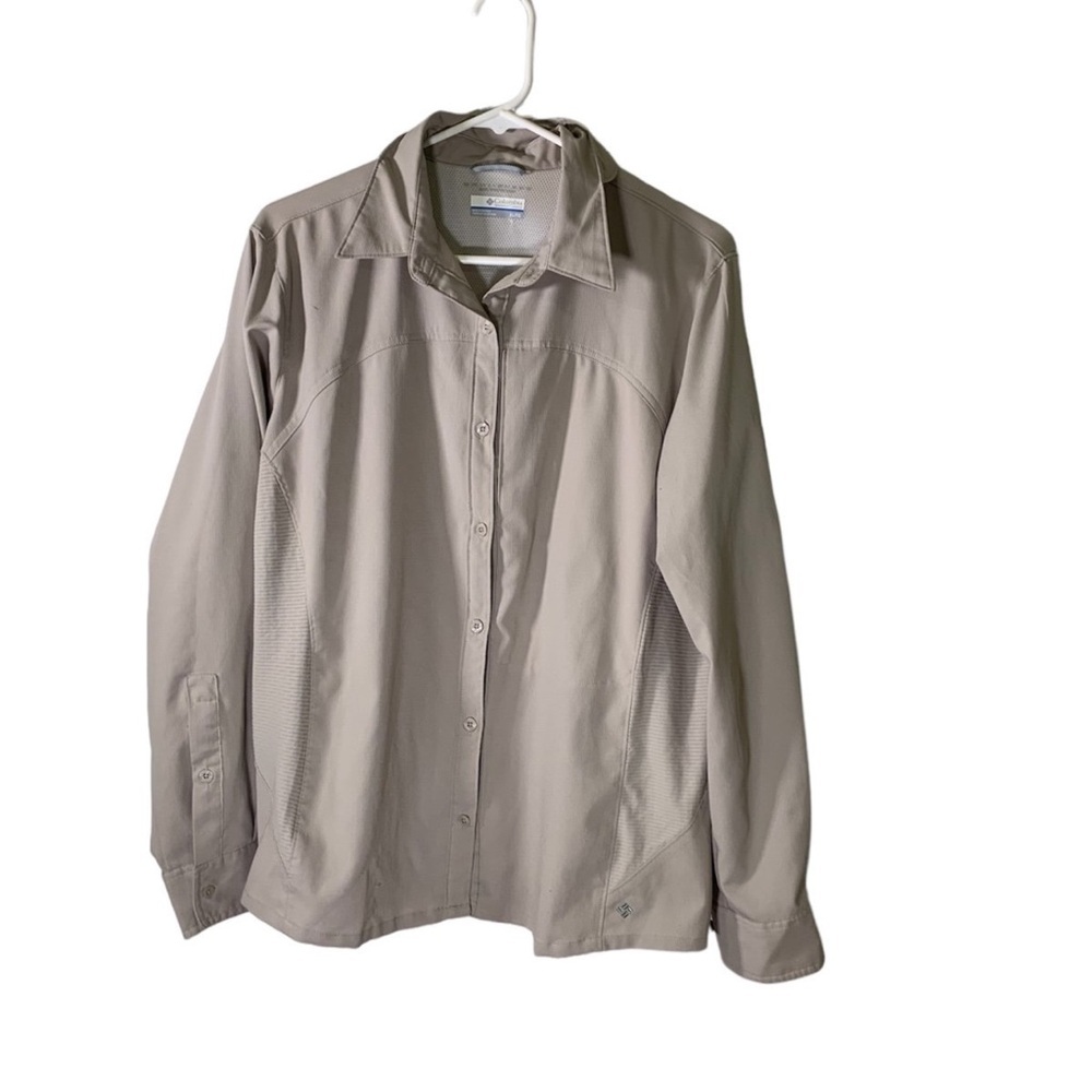 Columbia XL Tan Button Down‎ Shirt